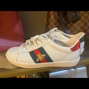 Gucci bee sneaker